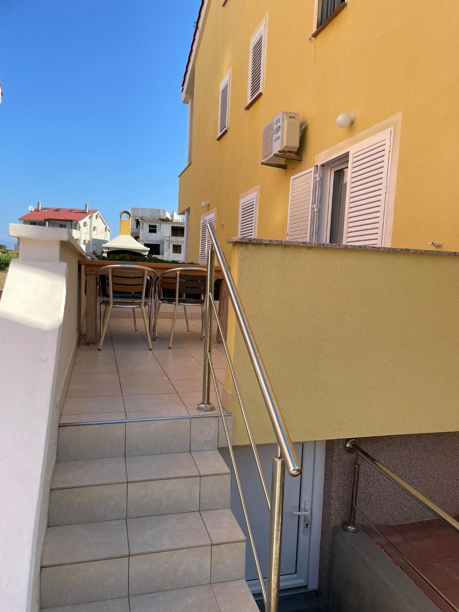 Apartments Iva Povljana Eksteriør billede