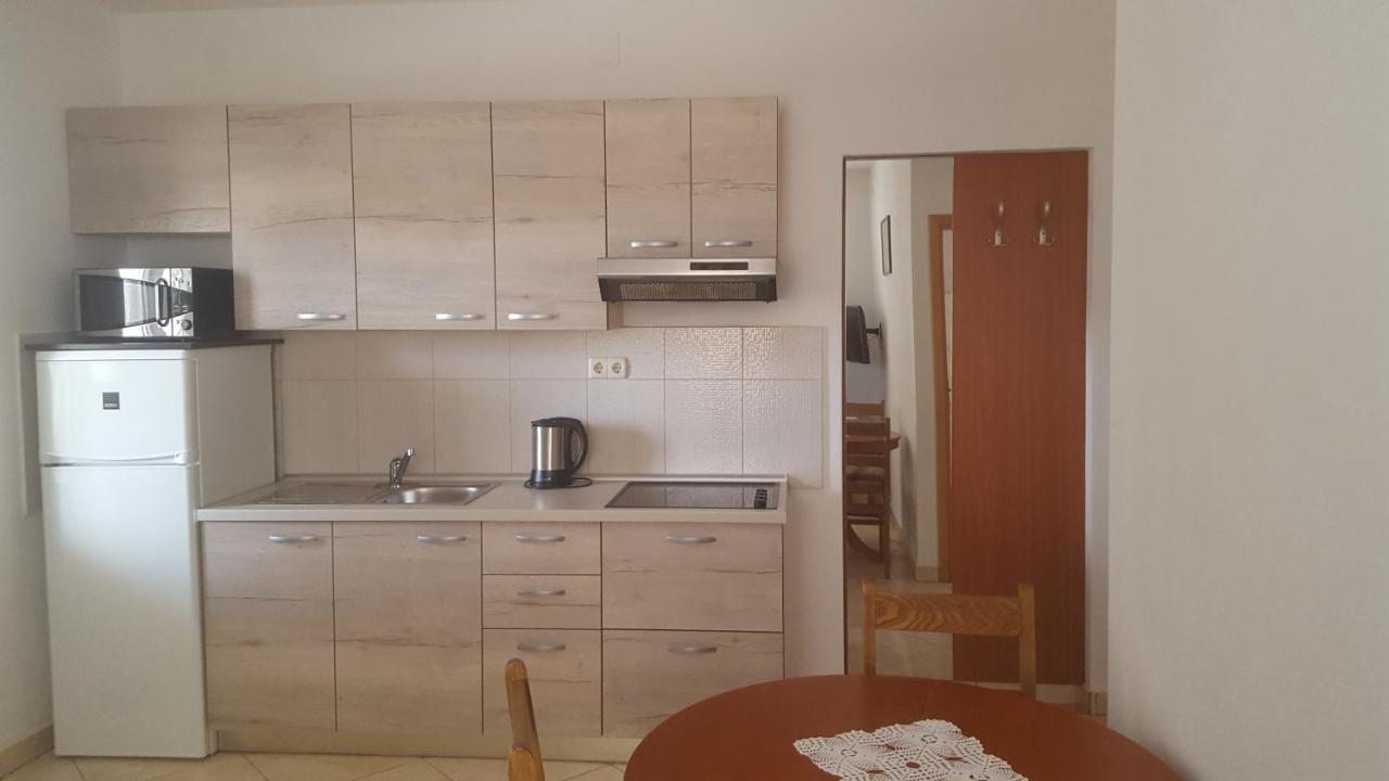 Apartments Iva Povljana Eksteriør billede